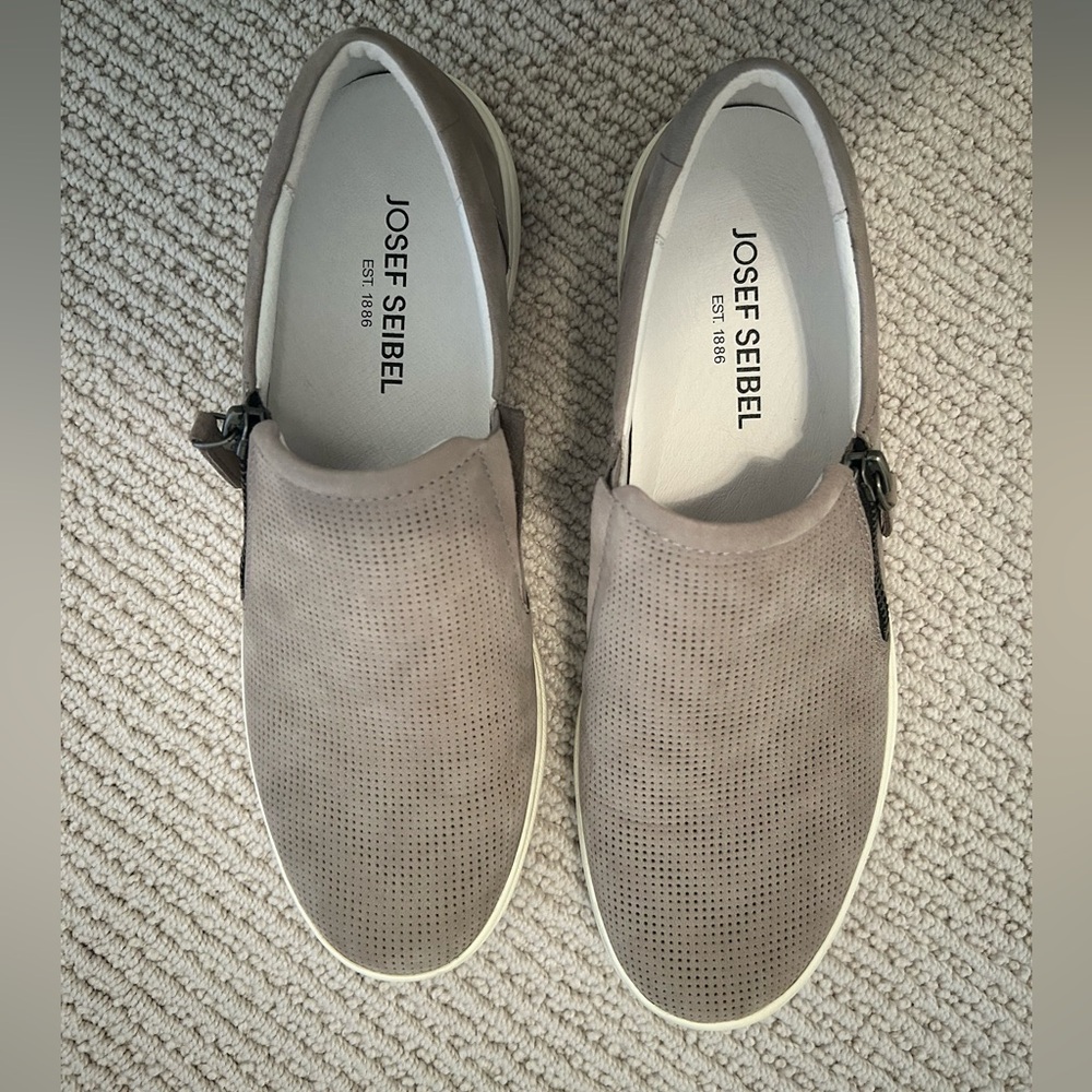 Josef Seibel Slip on Sneakers